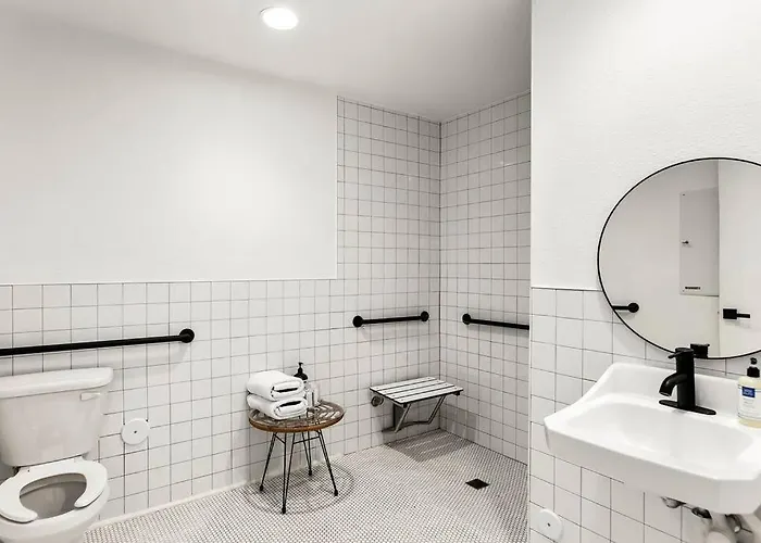 Kalaemano ʻoluʻolu Komo Apartment Chandler